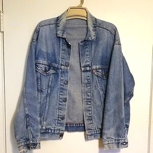 Classic Blue Denim Jacket. Vintage Levi